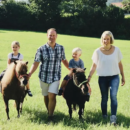 Koenig - Urlaub Auf Dem Bauernhof Farma Neukirch (Tubingen)