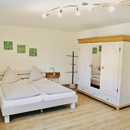 Farm stay Koenig Neukirch (Tubingen)